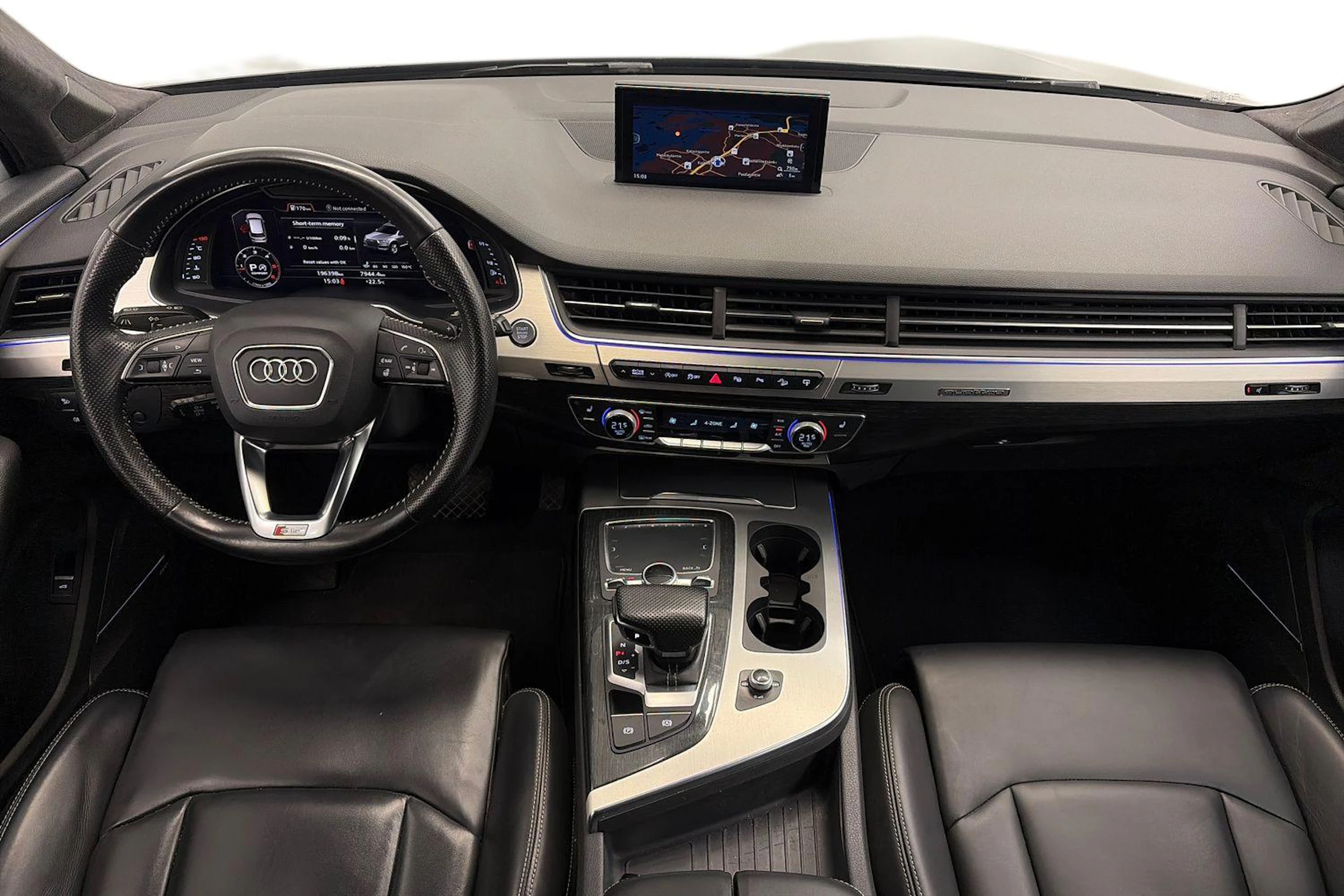musta Audi Q7 2016 kuva 9.