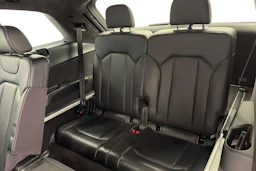 musta Audi Q7 2016 kuva 12.