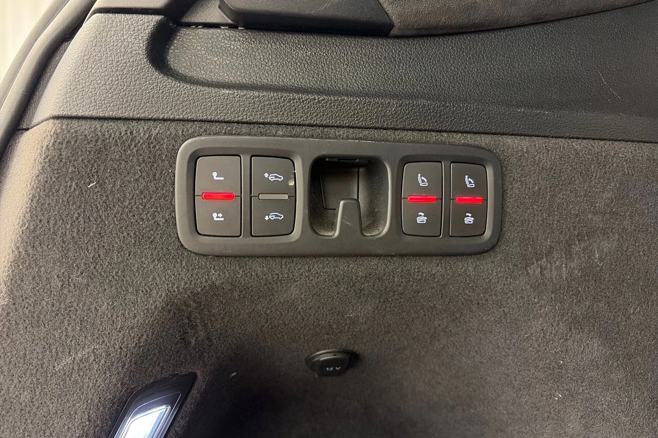 musta Audi Q7 2016 kuva 19.