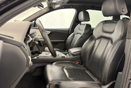 musta Audi Q7 2016 kuva 20.