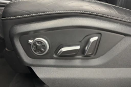 musta Audi Q7 2016 kuva 21.