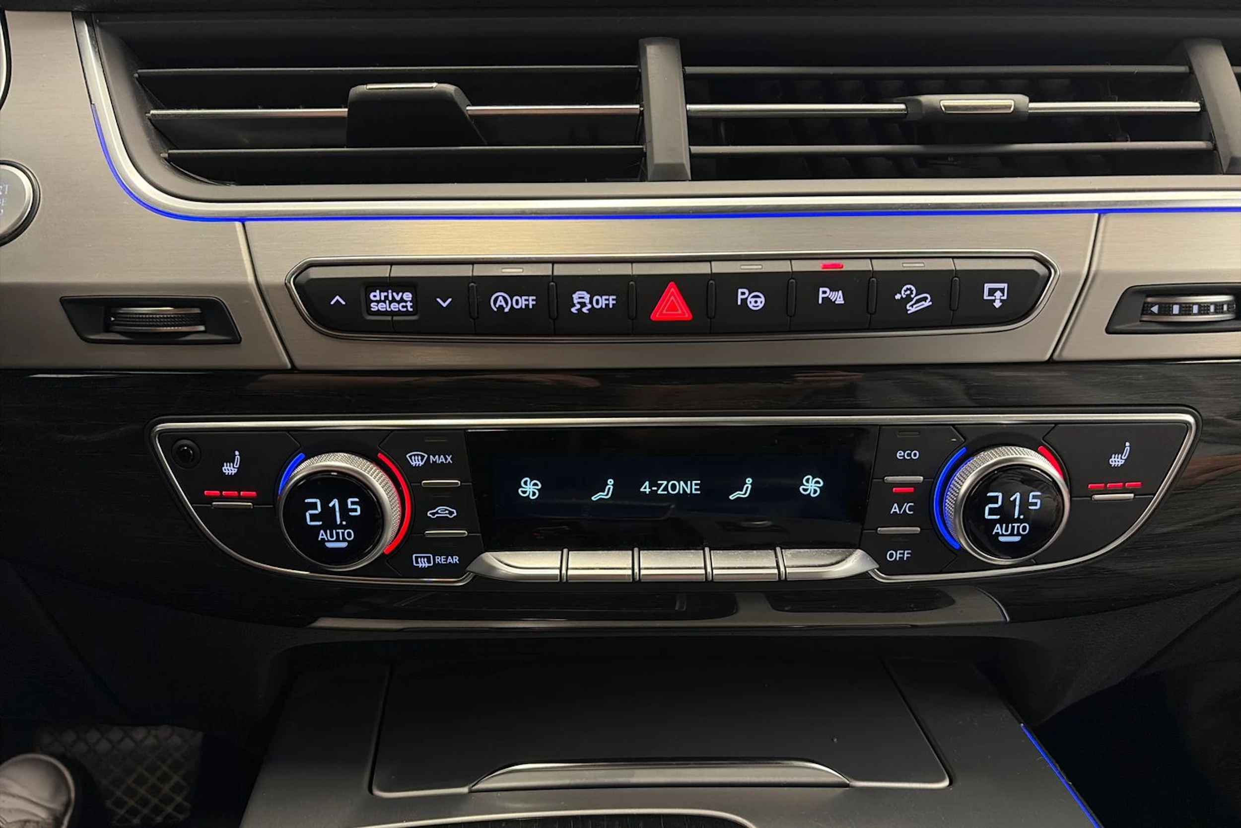 musta Audi Q7 2016 kuva 35.