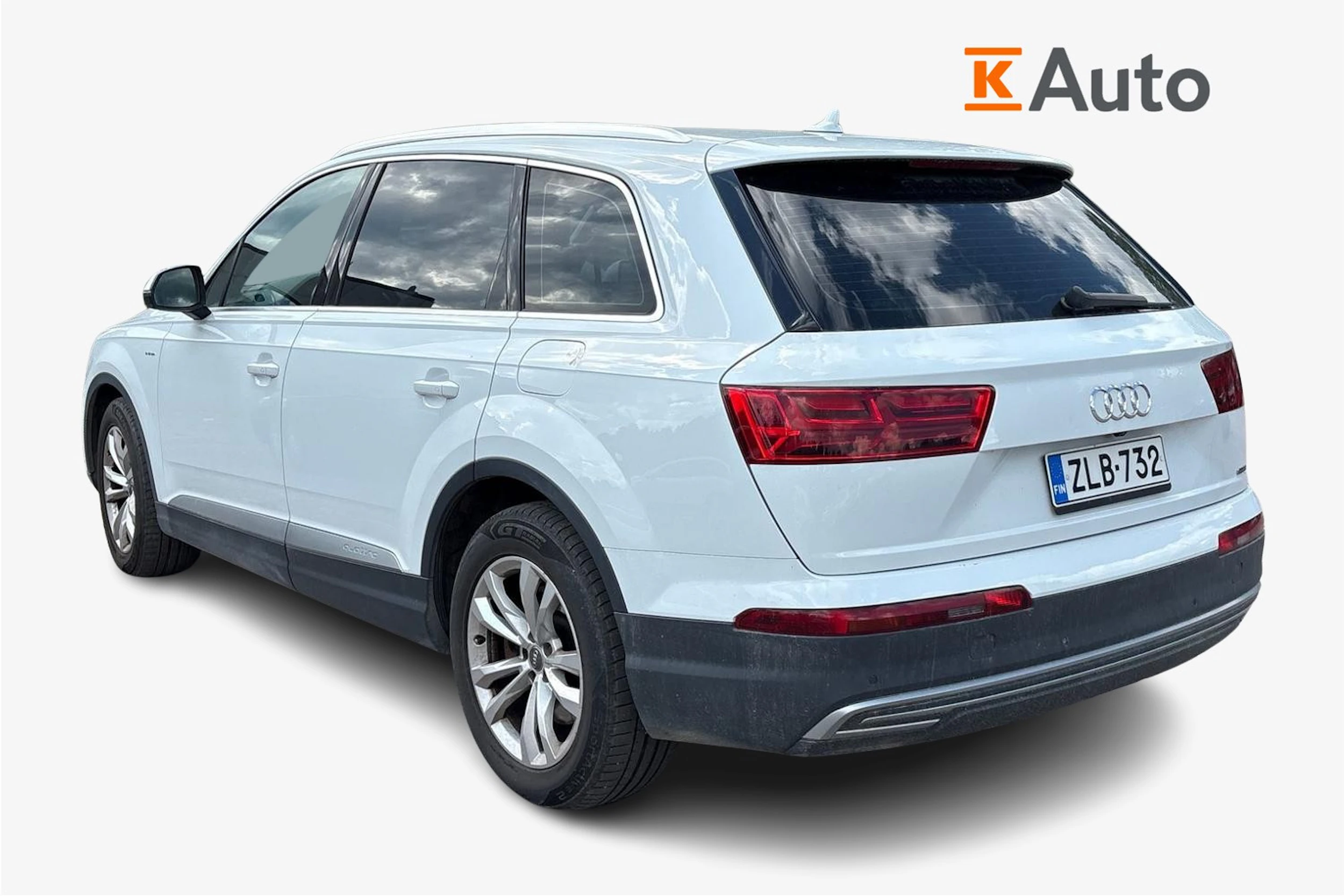 valkoinen Audi Q7 2017 kuva 2.
