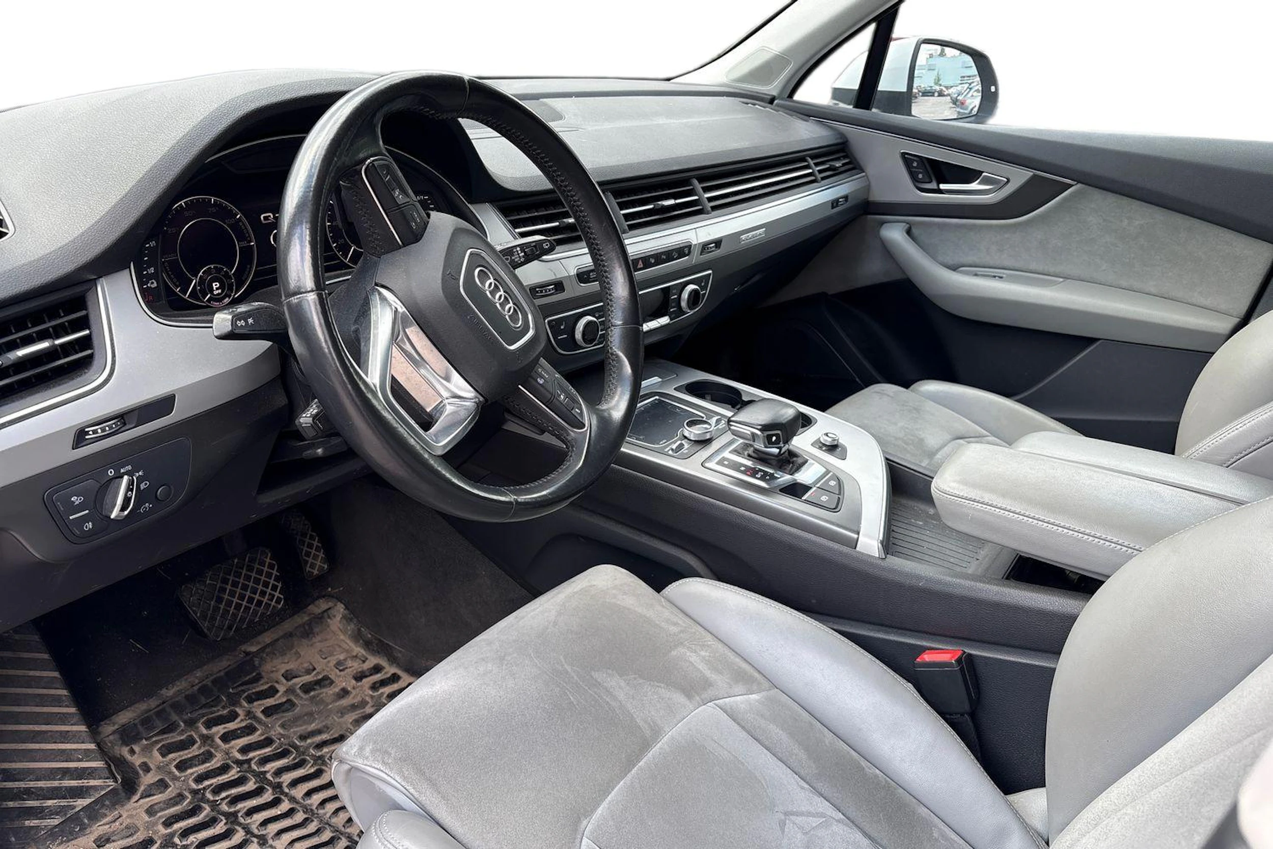 valkoinen Audi Q7 2017 kuva 3.