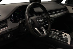 musta Audi Q7 2016 kuva 6.