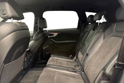 musta Audi Q7 2016 kuva 8.