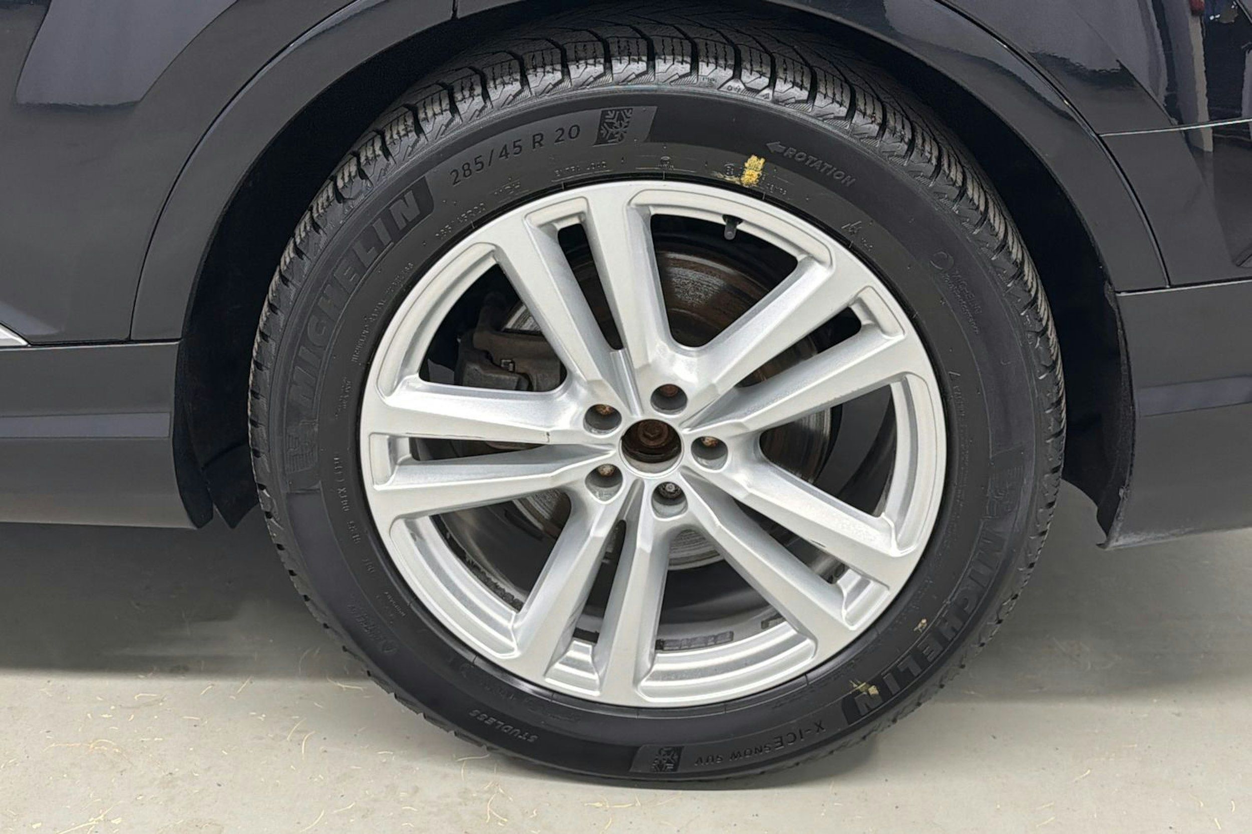 musta Audi Q7 2016 kuva 9.