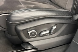 musta Audi Q7 2016 kuva 11.