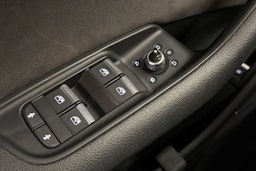 musta Audi Q7 2016 kuva 13.