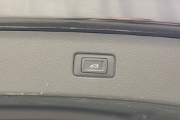 musta Audi Q7 2016 kuva 27.