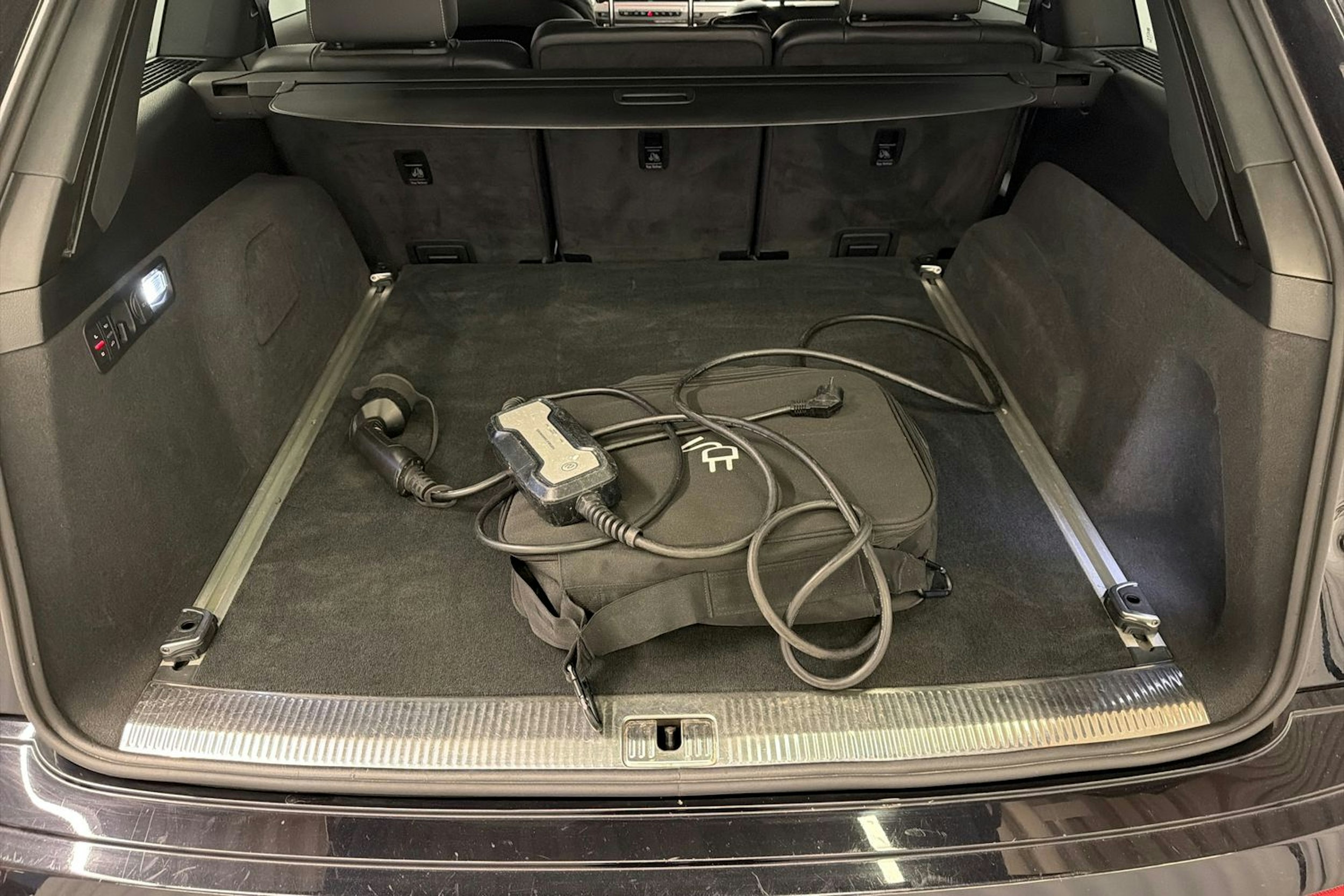 musta Audi Q7 2016 kuva 29.