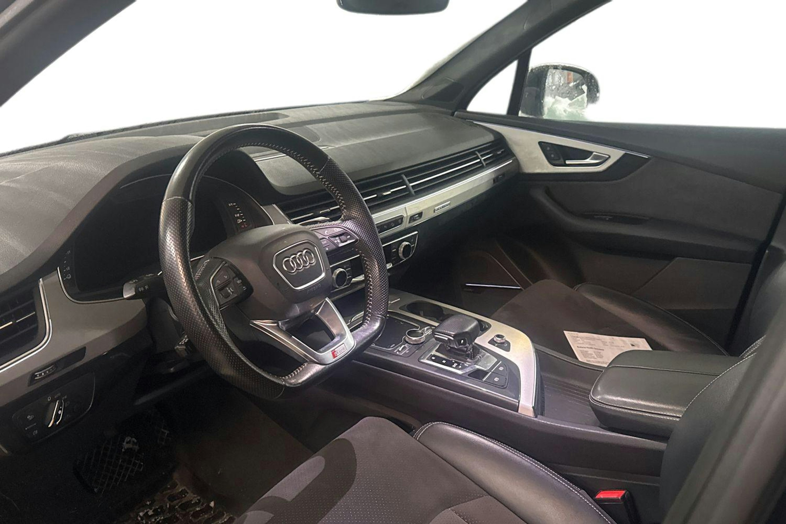 Musta Audi Q7 2017 kuva 3.