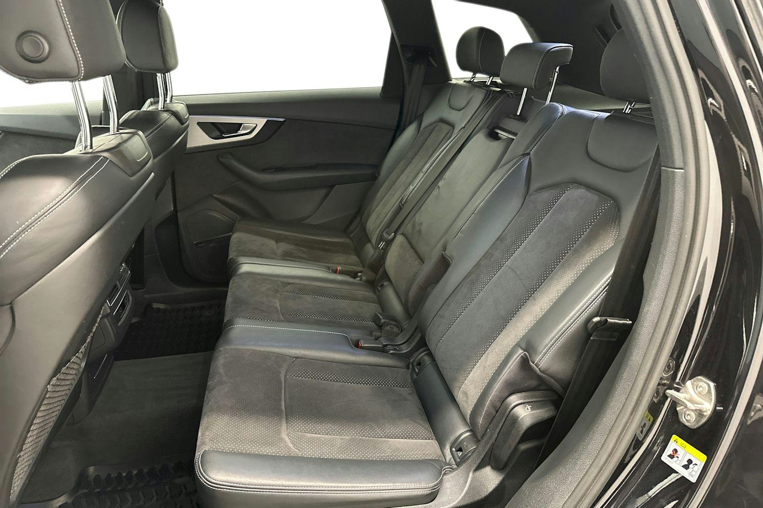 Musta Audi Q7 2017 kuva 10.