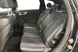 Musta Audi Q7 2017 kuva 10.