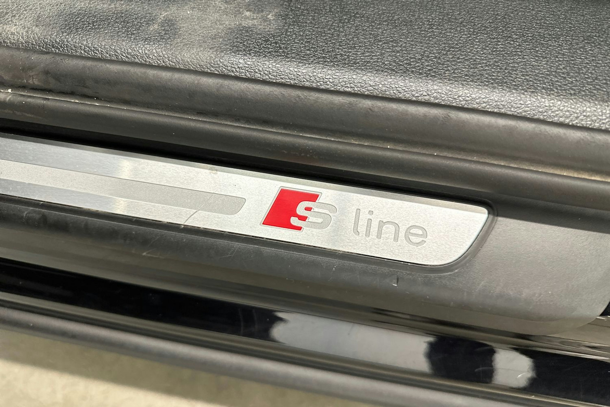 Musta Audi Q7 2017 kuva 14.