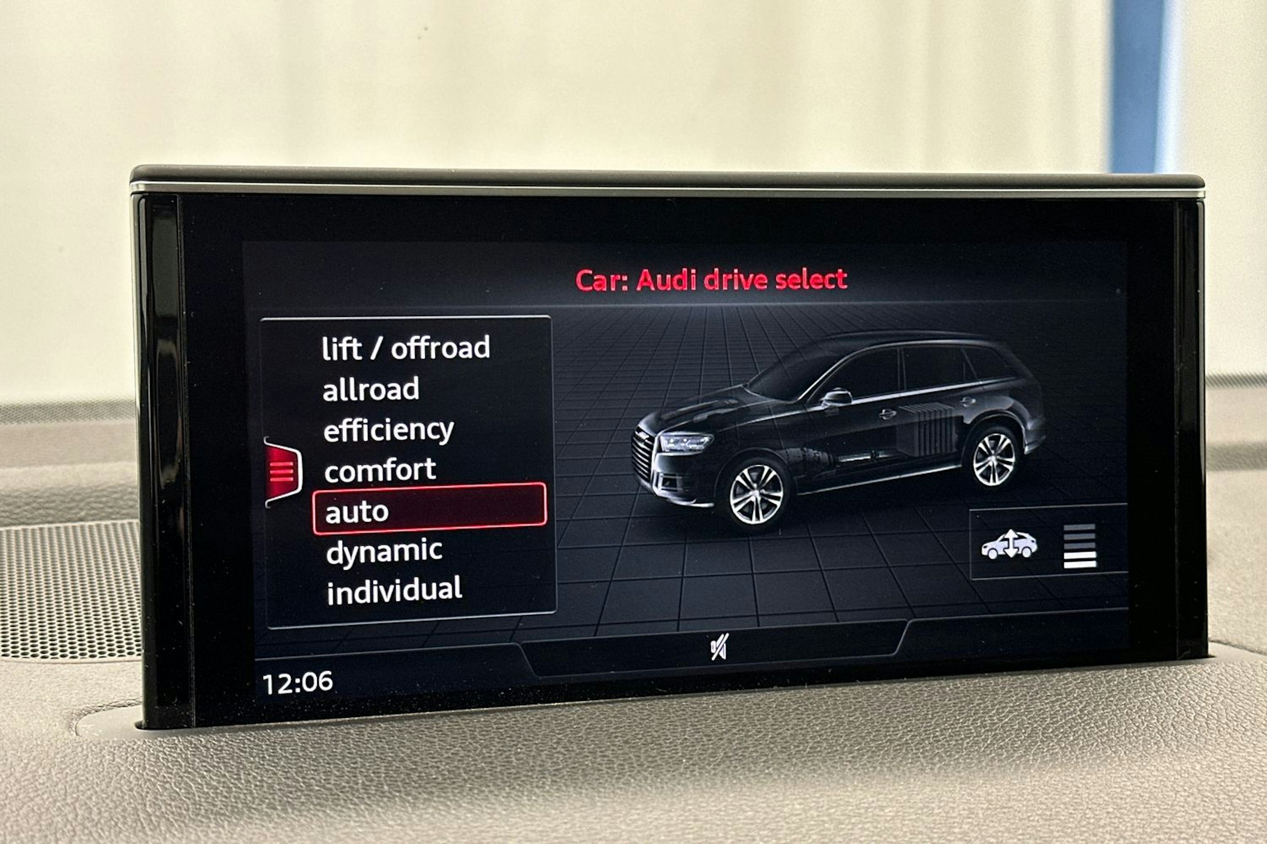 Musta Audi Q7 2017 kuva 19.