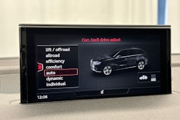 Musta Audi Q7 2017 kuva 19.