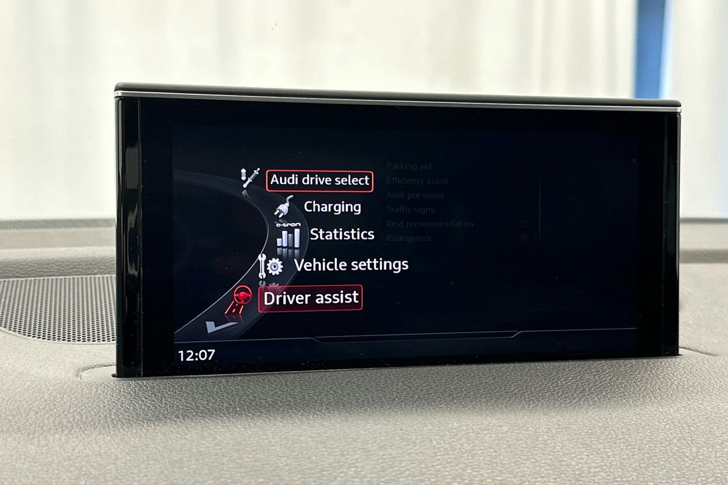 Musta Audi Q7 2017 kuva 22.