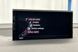 Musta Audi Q7 2017 kuva 22.