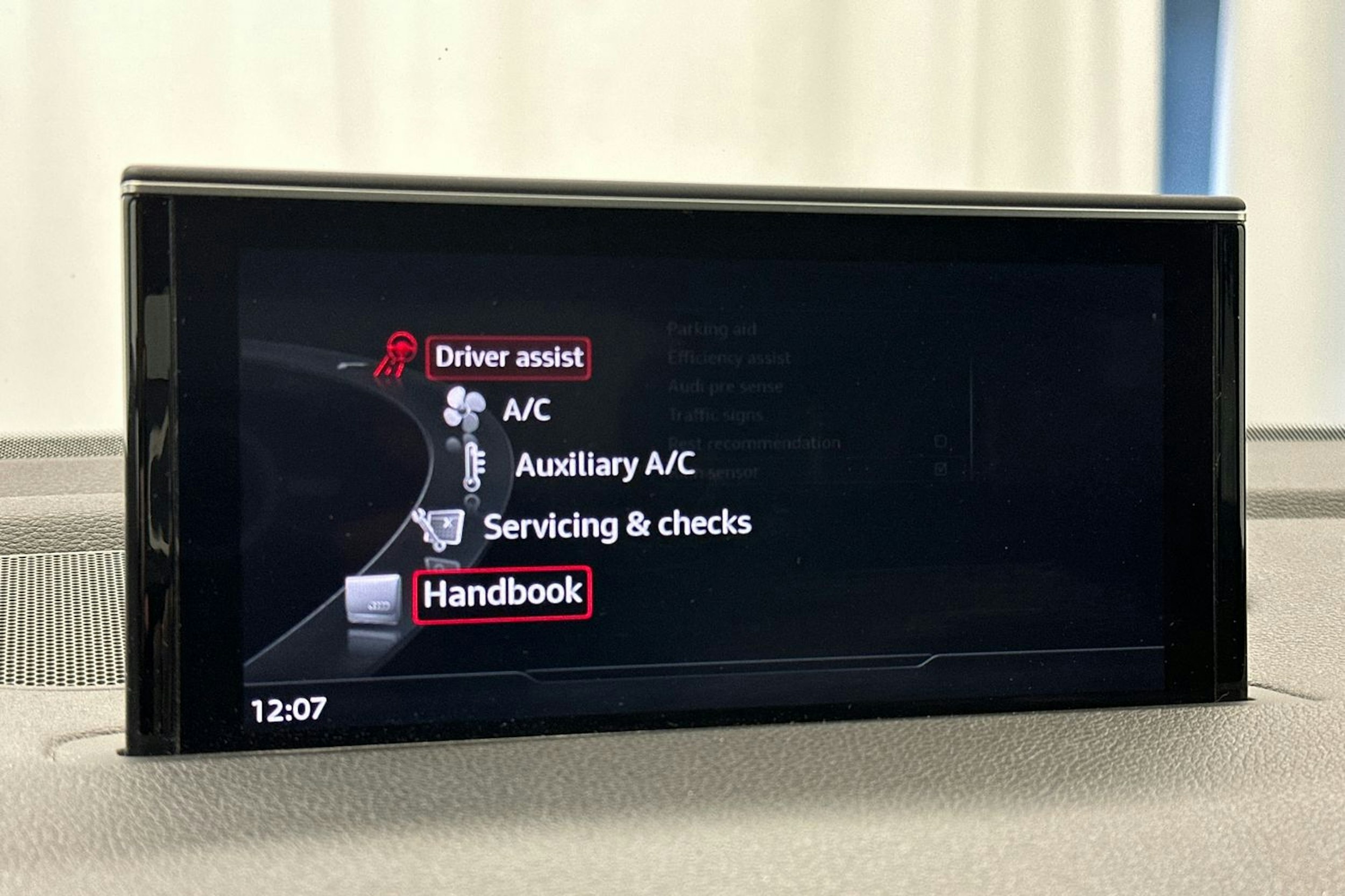 Musta Audi Q7 2017 kuva 23.