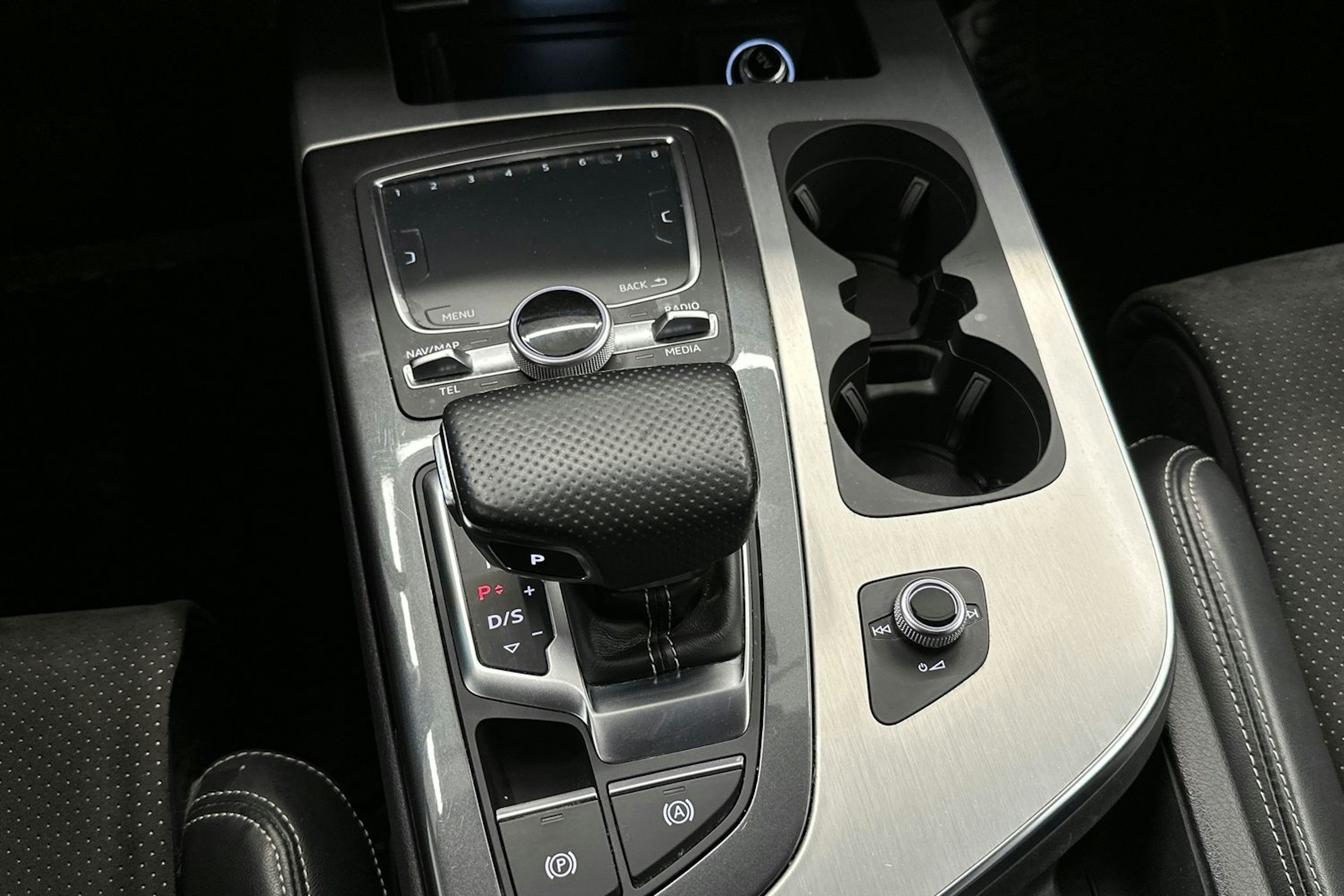 Musta Audi Q7 2017 kuva 27.