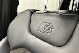 Musta Audi Q7 2017 kuva 28.