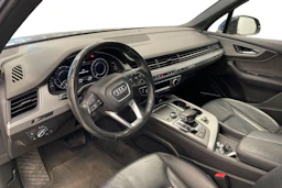 Sininen Audi Q7 2017 kuva 8.