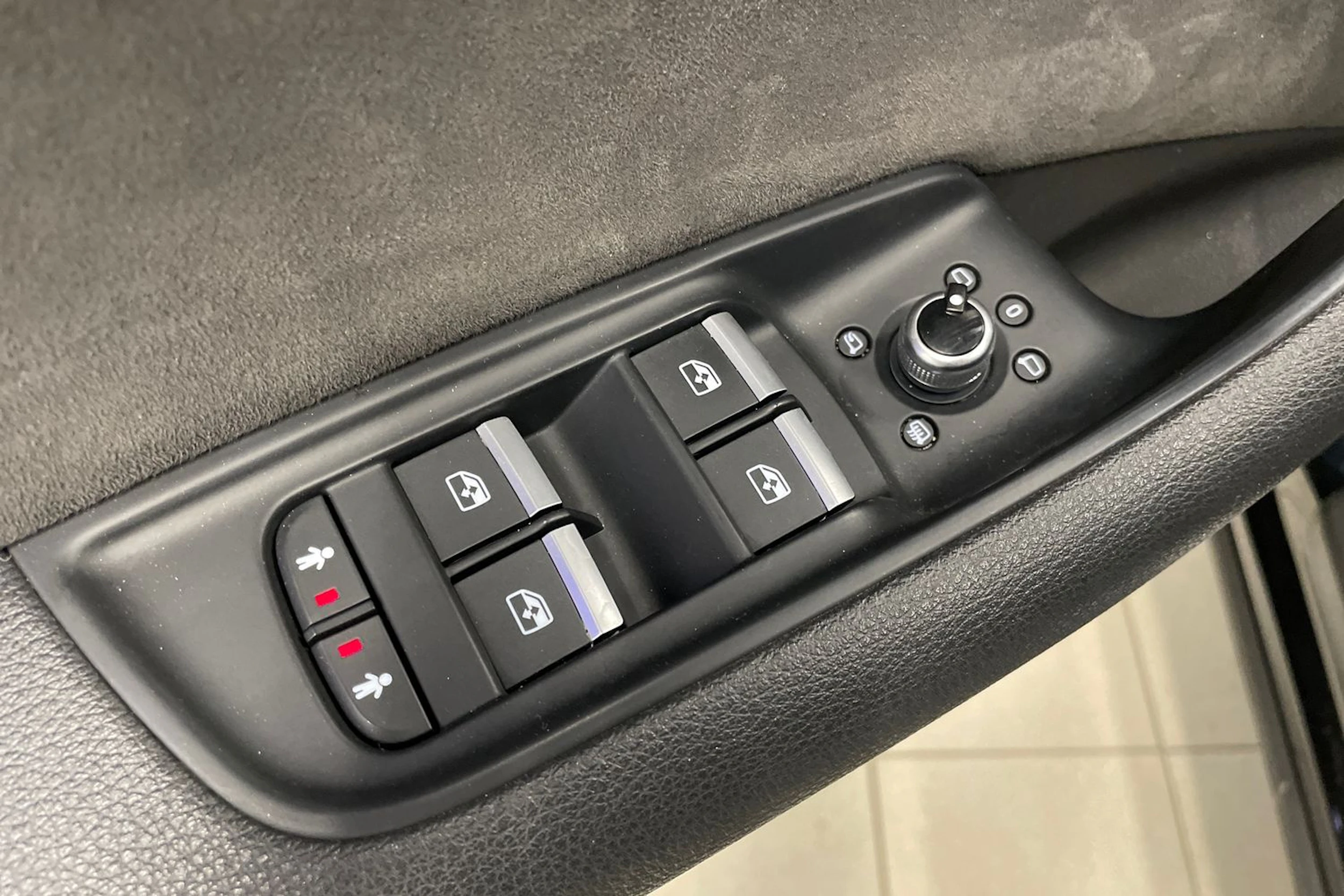 Sininen Audi Q7 2017 kuva 23.