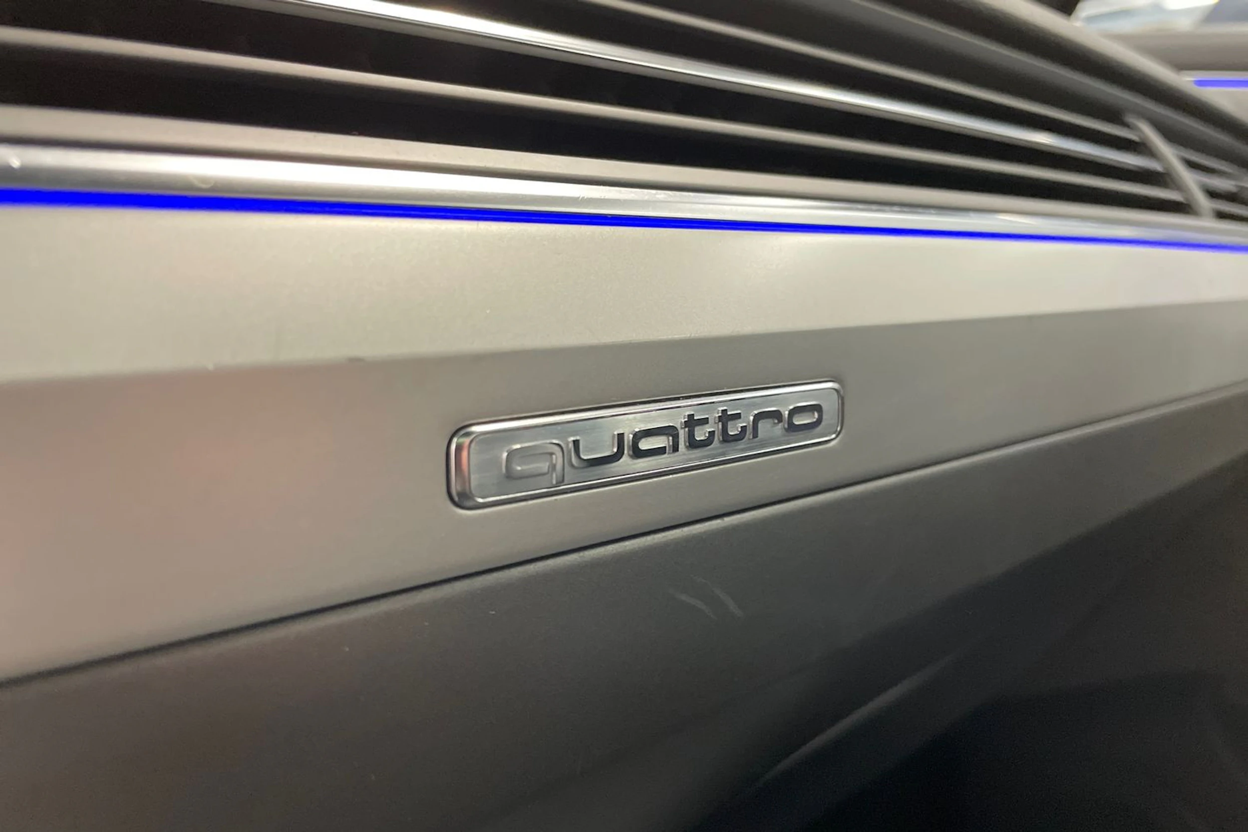 Sininen Audi Q7 2017 kuva 31.