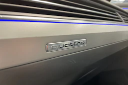 Sininen Audi Q7 2017 kuva 31.