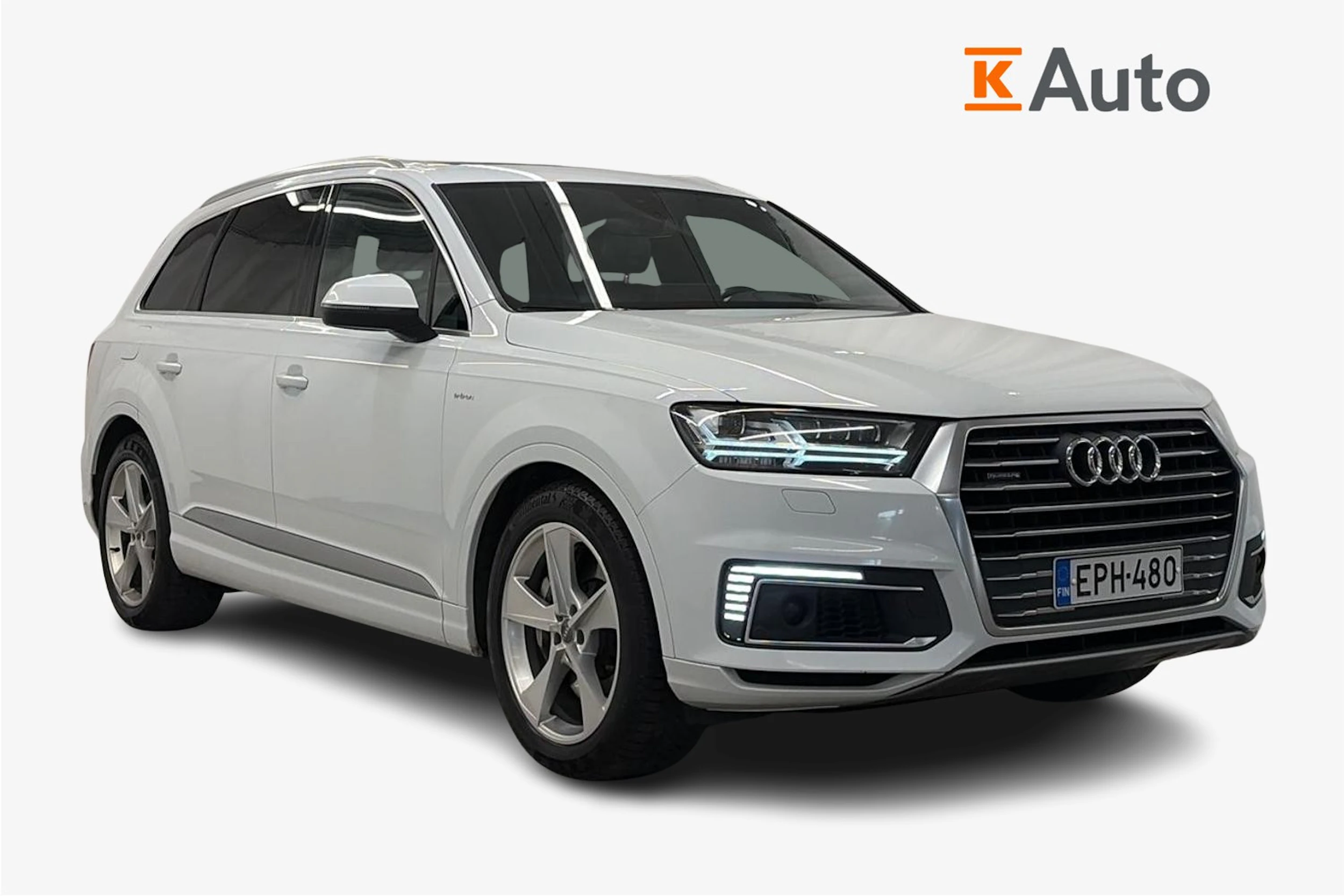 valkoinen Audi Q7 2017 kuva 1.
