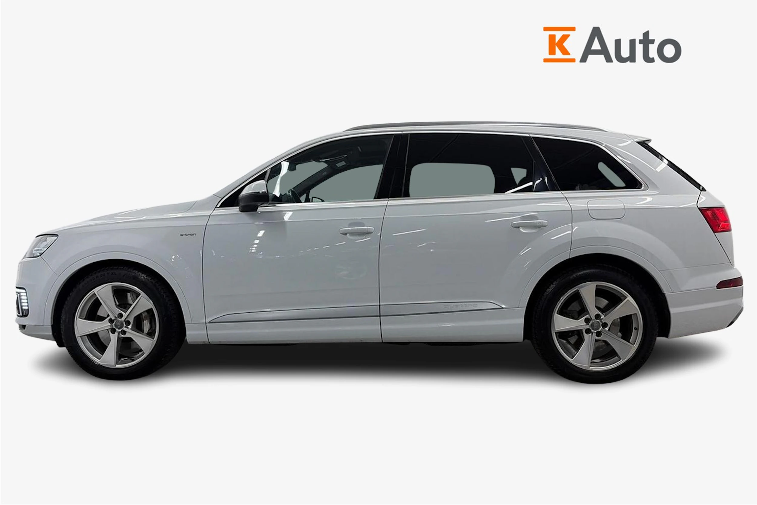 valkoinen Audi Q7 2017 kuva 7.