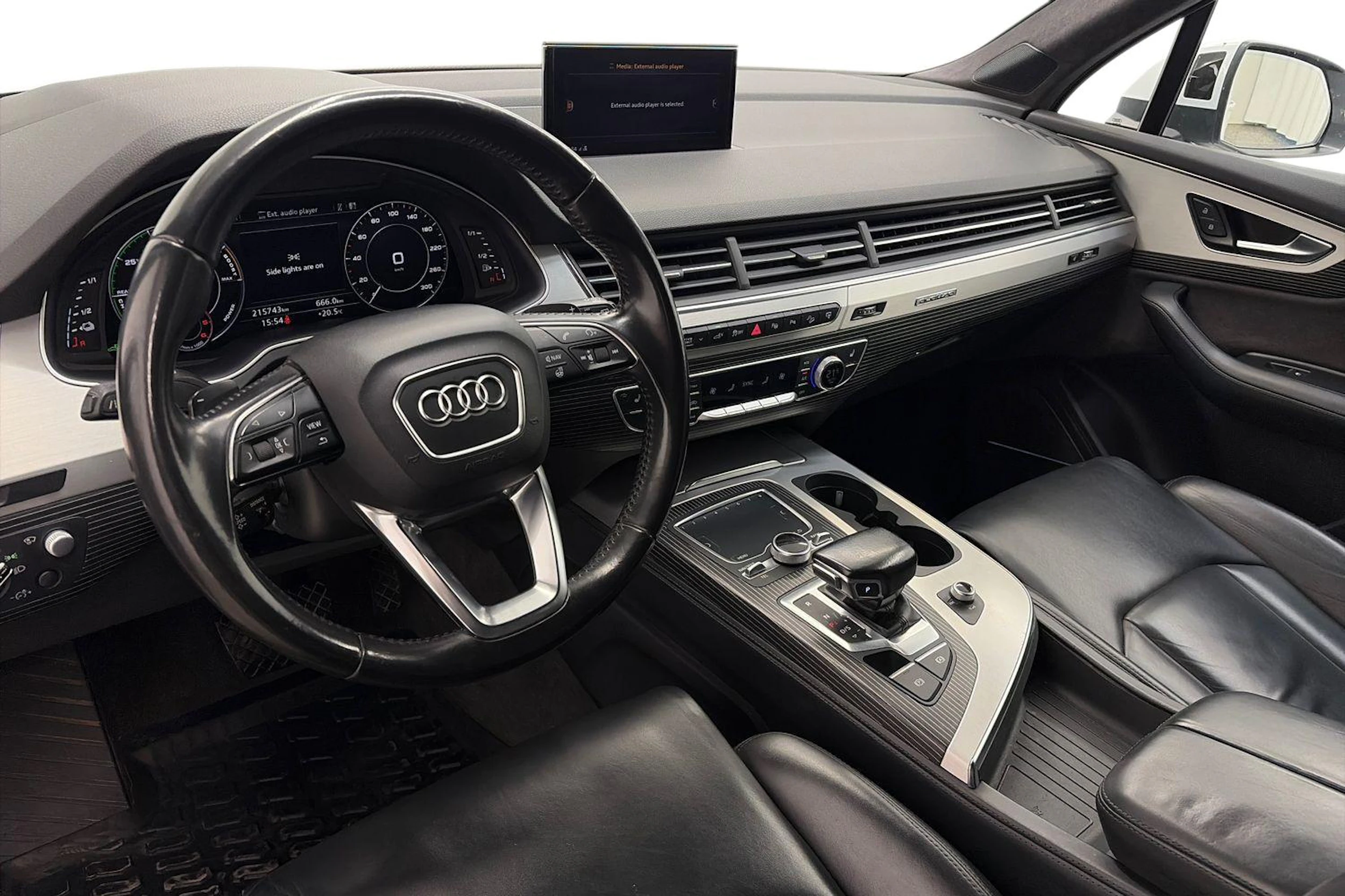 valkoinen Audi Q7 2017 kuva 8.