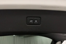 valkoinen Audi Q7 2017 kuva 17.