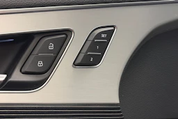 valkoinen Audi Q7 2017 kuva 20.