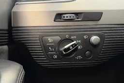valkoinen Audi Q7 2017 kuva 39.