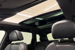 valkoinen Audi Q7 2017 kuva 42.