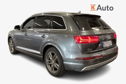 harmaa Audi Q7 2017 kuva 2.