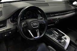harmaa Audi Q7 2017 kuva 7.