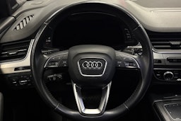 harmaa Audi Q7 2017 kuva 14.