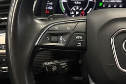 harmaa Audi Q7 2017 kuva 16.