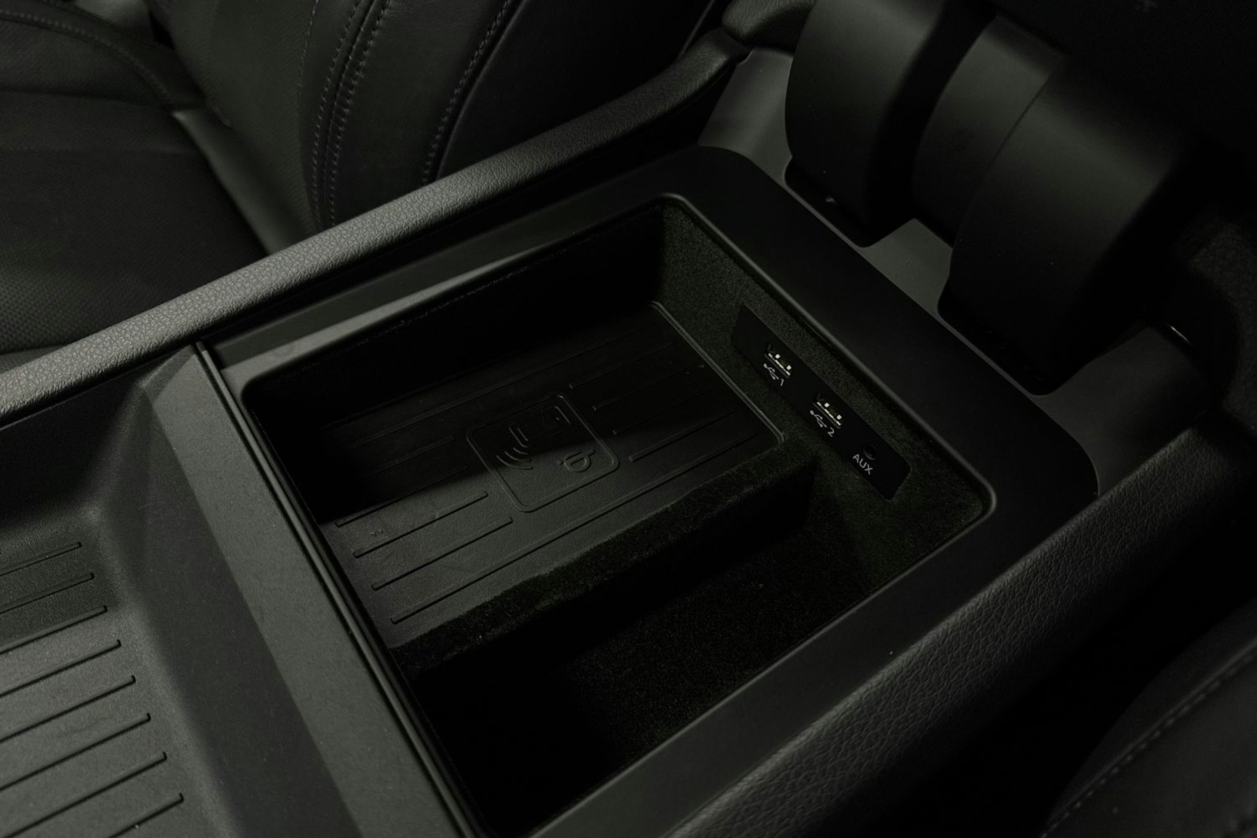 harmaa Audi Q7 2017 kuva 33.