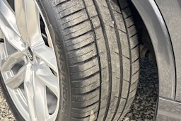 harmaa Audi Q7 2017 kuva 40.