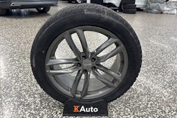 harmaa Audi Q7 2017 kuva 41.