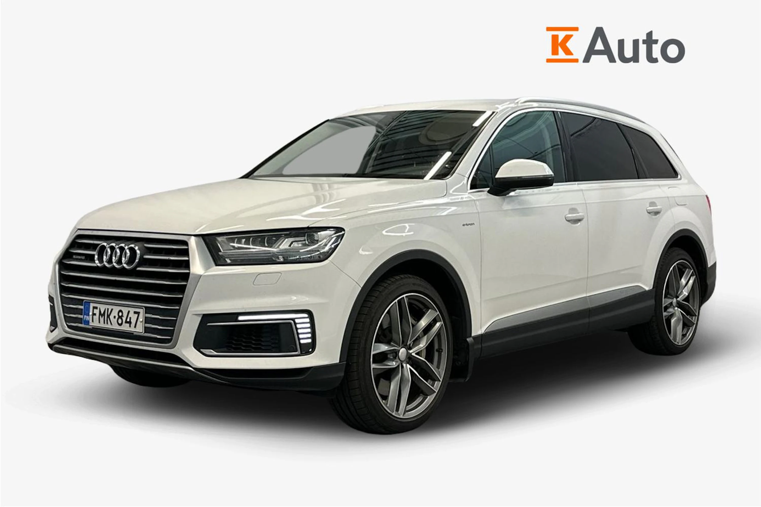 valkoinen Audi Q7 2017 kuva 3.