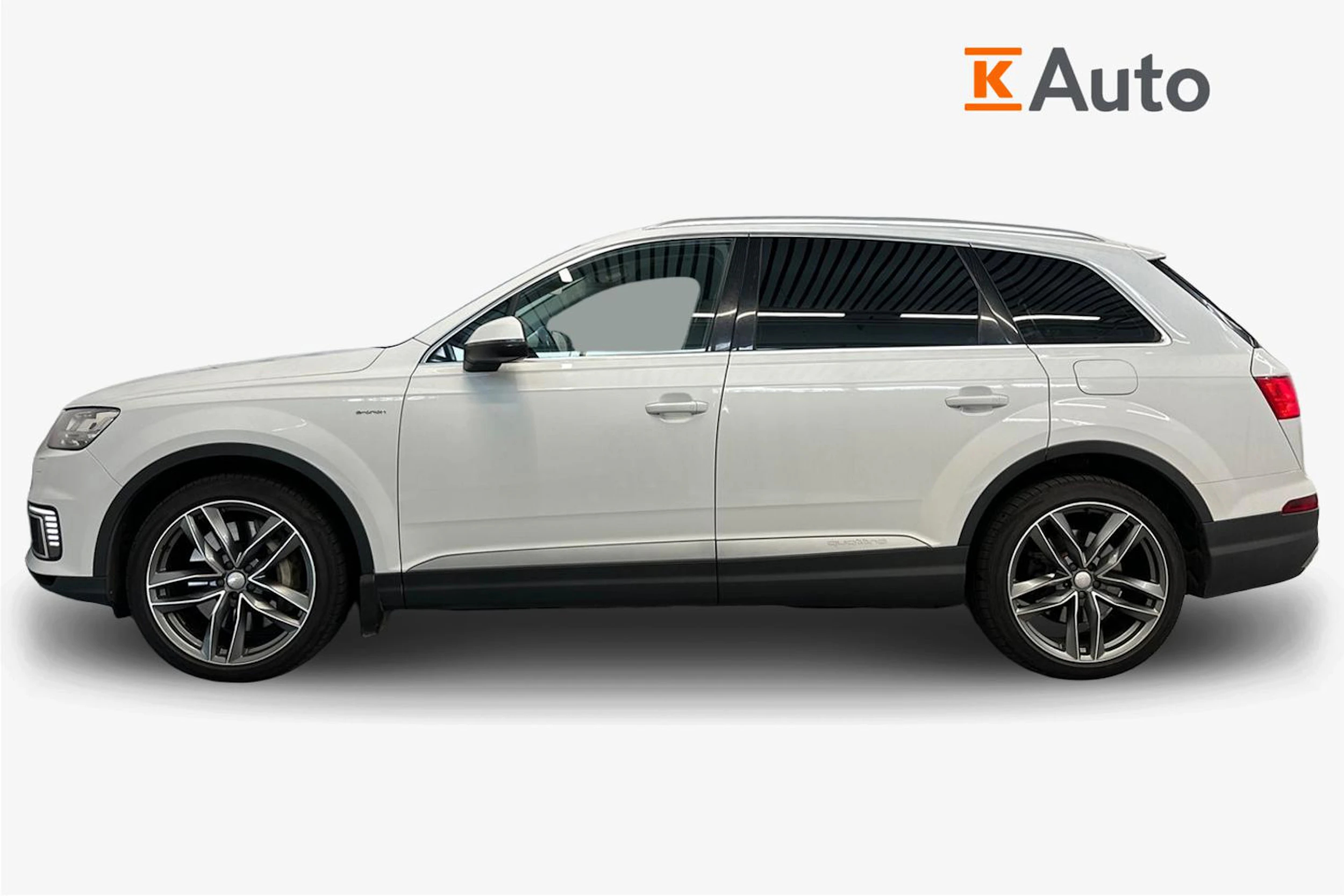valkoinen Audi Q7 2017 kuva 4.