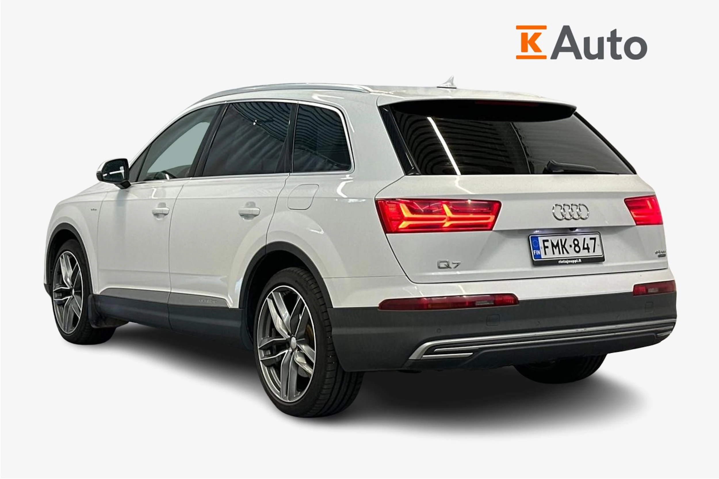 valkoinen Audi Q7 2017 kuva 5.