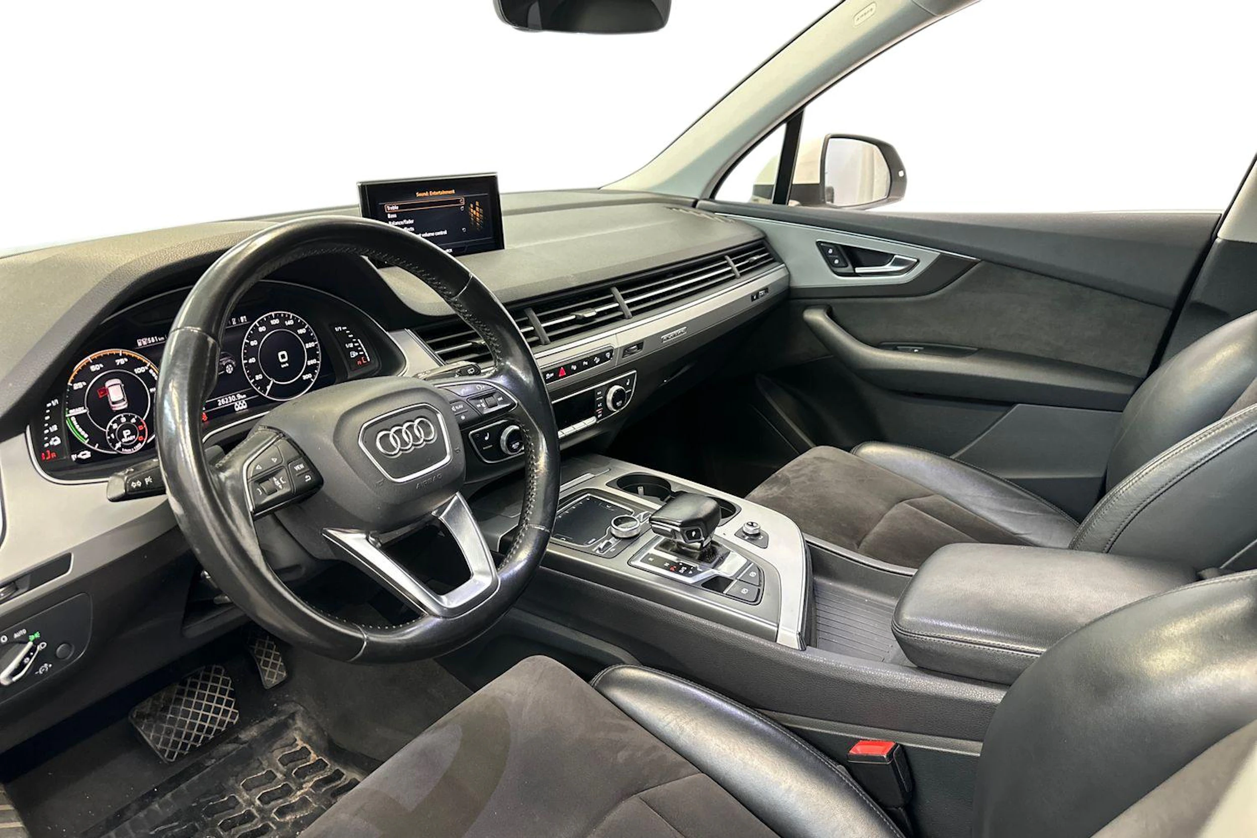 valkoinen Audi Q7 2017 kuva 9.