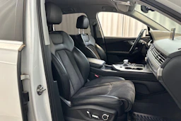 valkoinen Audi Q7 2017 kuva 14.