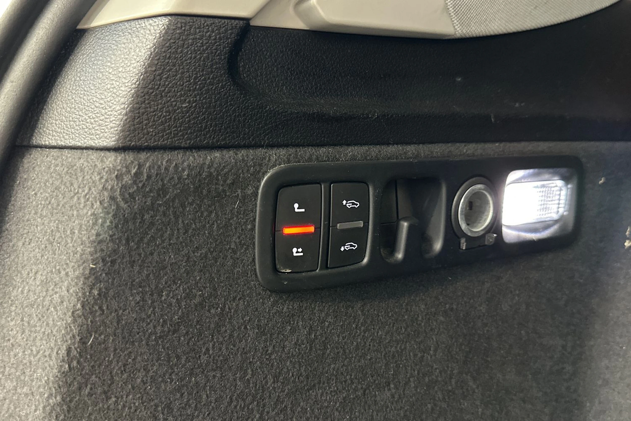 valkoinen Audi Q7 2017 kuva 18.
